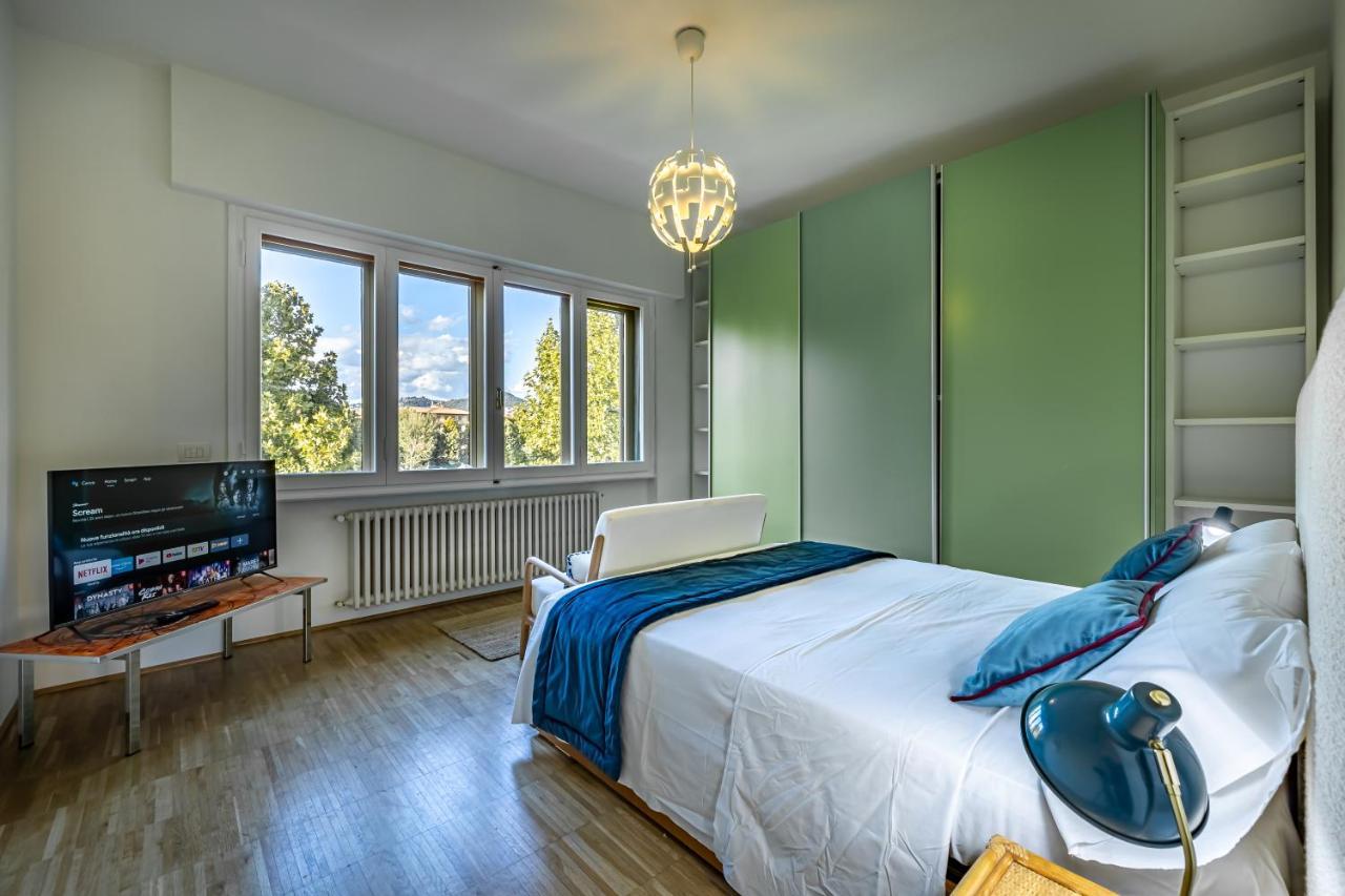 Yid Penthouse On River With Parking * Florenz