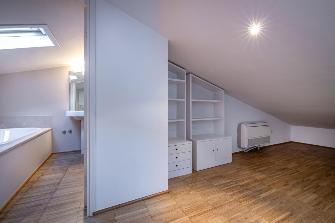 Yid Penthouse On River With Parking Florenz