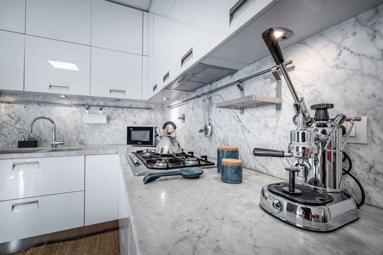 Apartment Yid Penthouse On River With Parking Florenz