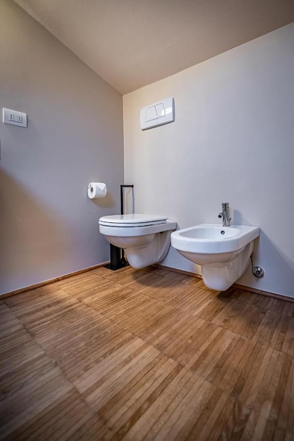 Yid Penthouse On River With Parking Apartment Florenz