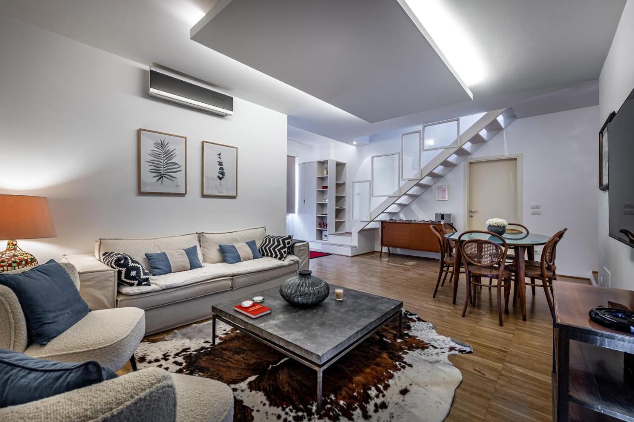 Yid Penthouse On River With Parking * Florenz