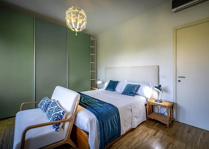 Yid Penthouse On Florence River With Parking